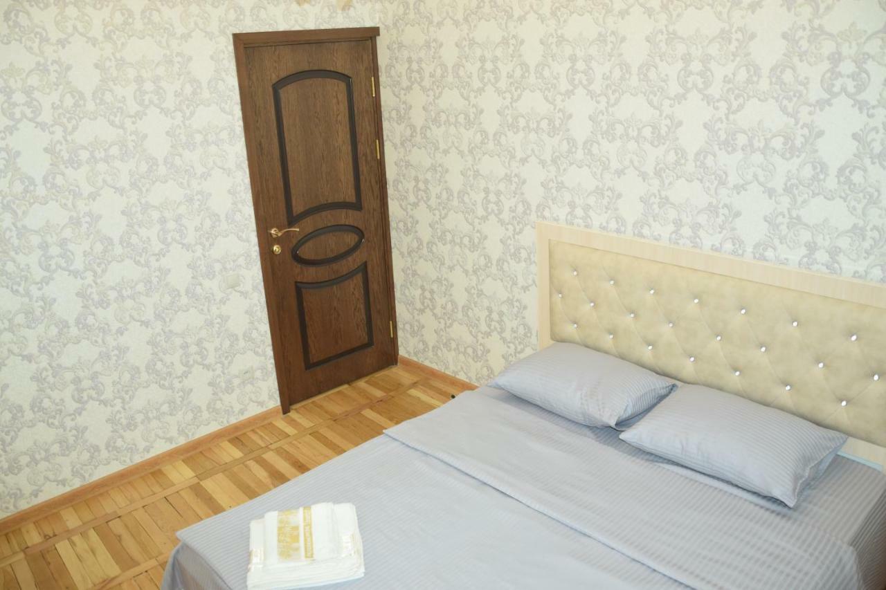 Massiv Apt Erivan Exterior foto